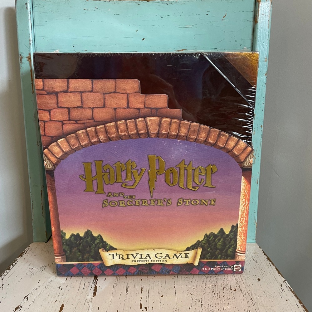 Harry Potter and the Sorcerer's Stone Trivia Game Prefects Edition Mattel 2000